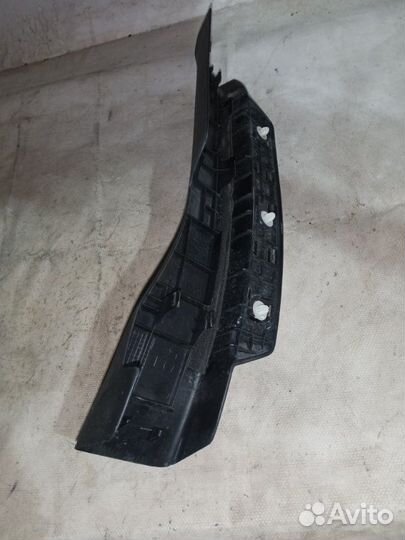 Накладка на порог наружная задняя левая Lexus