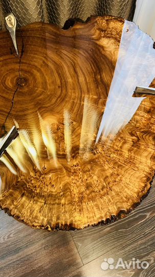 Кофейный столик из капового спила карагача