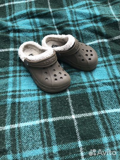Теплые сандали Crocs