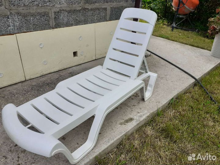 Шезлонг для дачи