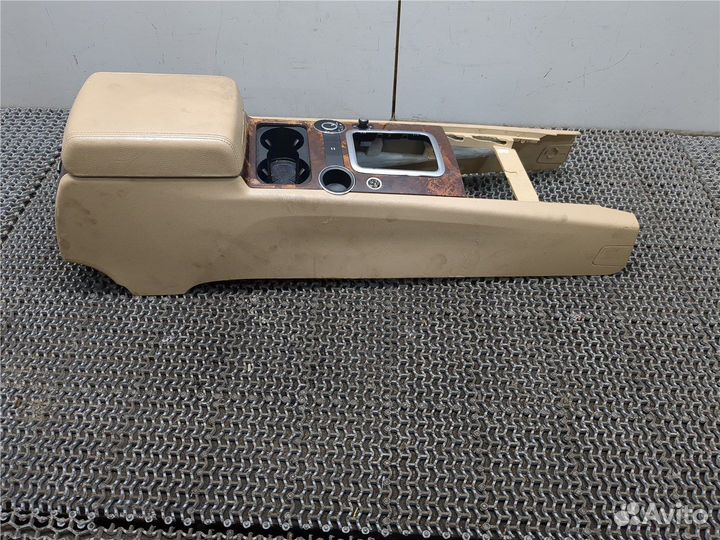 Консоль салона Volkswagen Touareg, 2008