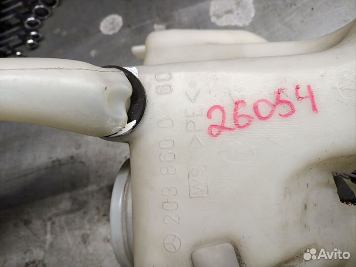 Бачок омывателя mercedes