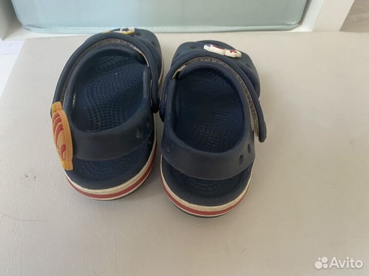 Сандали crocs 23