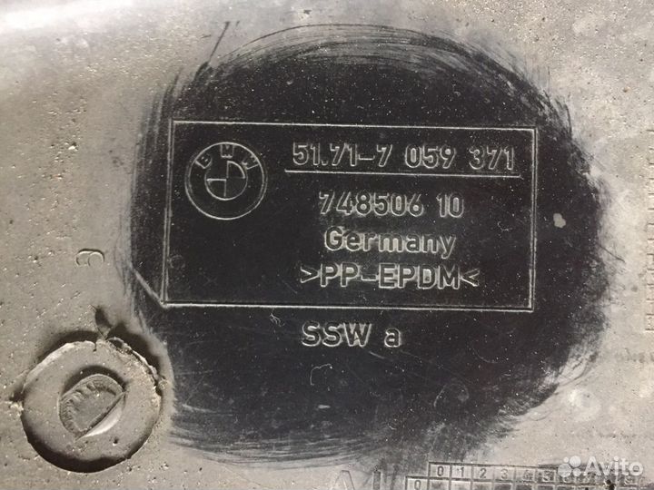 Подкрылок передний левый Bmw e81 e87