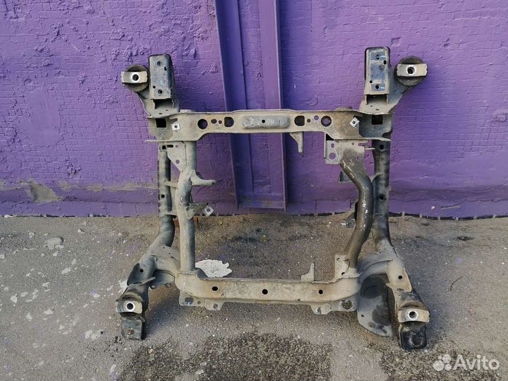 Подрамник передний Mercedes 166