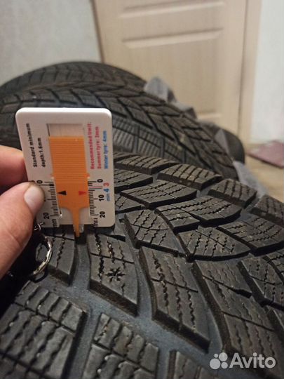 Goodyear UltraGrip Ice 255/50 R19 107T