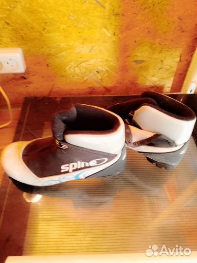 Лыжные ботинки