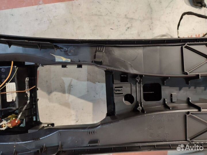 Центральный подлокотник Mercedes-Benz C-Класс W204