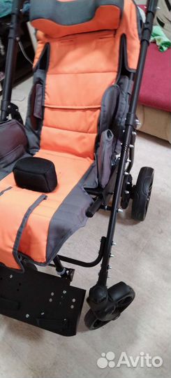 Прогулочная коляска новая