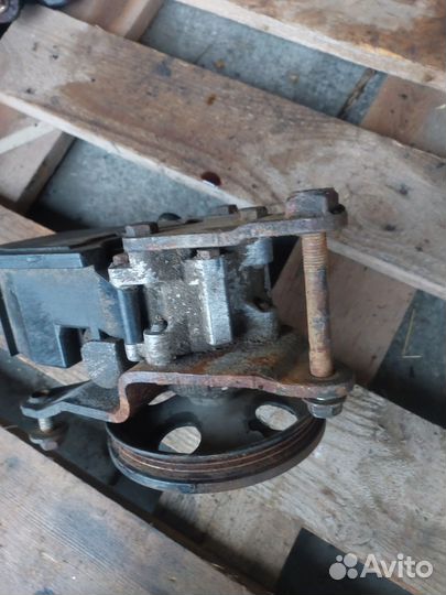 Насос гур Toyota Avensis AT220 4A-FE