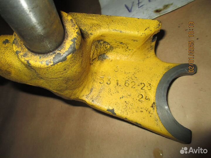 Вилка с осью передней бабки 16в20,1в62г