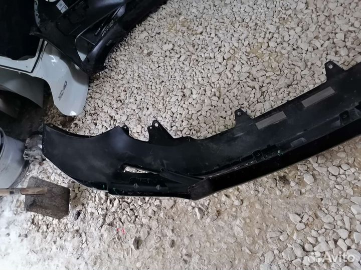 Бампер передний Toyota Land Cruiser 200 5211960M50