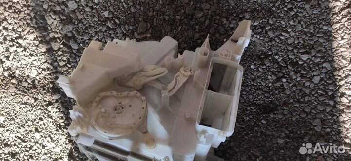 Корпус отопителя приус20