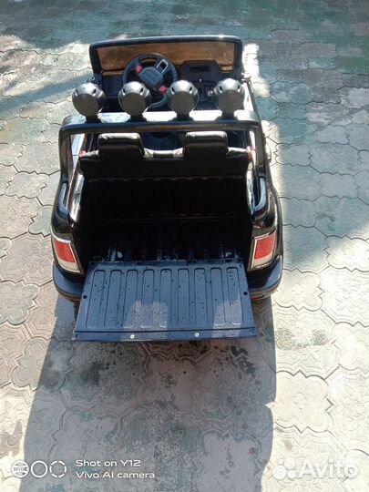 Детский электромобиль джип