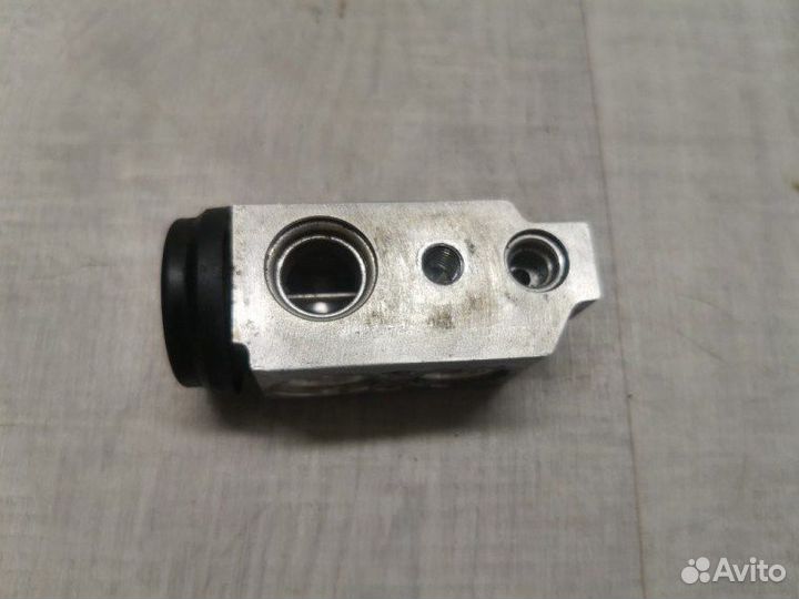 Клапан кондиционера Hyundai Solaris 1 1.4 G4FA