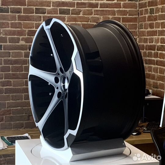 Диски Giovanna r22 на Mercedes G class G63 AMG