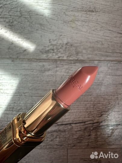 Loreal помада 630 color riche (beige a nu) Новая