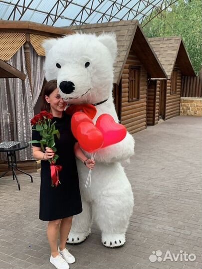 Поздравление от мишки, белый мишка