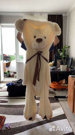 Большой плюшевый мишка