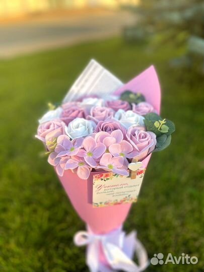 Букет из мыльных роз и цветов