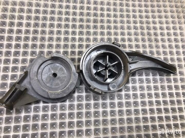 Ручка капота Mercedes-Benz 190E W201 M102.921 2.0I