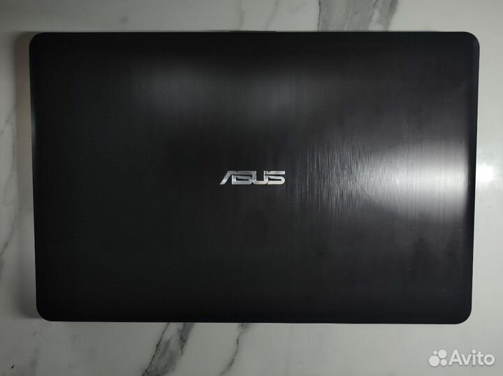 Игровой ноутбук Asus i3-6006U/ssd/gt920mx