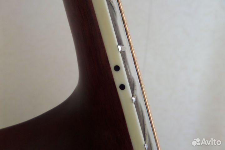 Акустическая гитара 