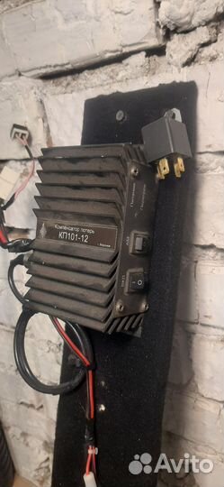 Автомобильная рация с антенной и усилителем