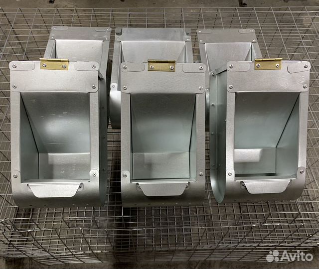 Кормушка бункерная