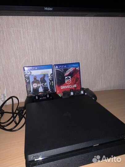 Sony playstation 4 slim