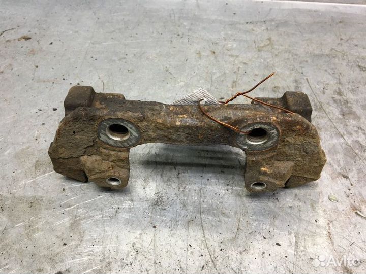 Скоба суппорта переднего Ford Focus Iii 2011-2019