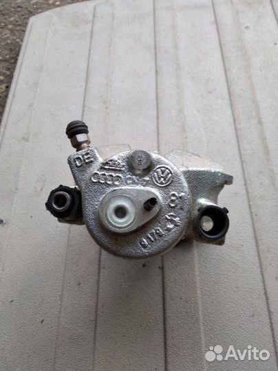 Суппорт передний правый Audi A1 8X1 ATM