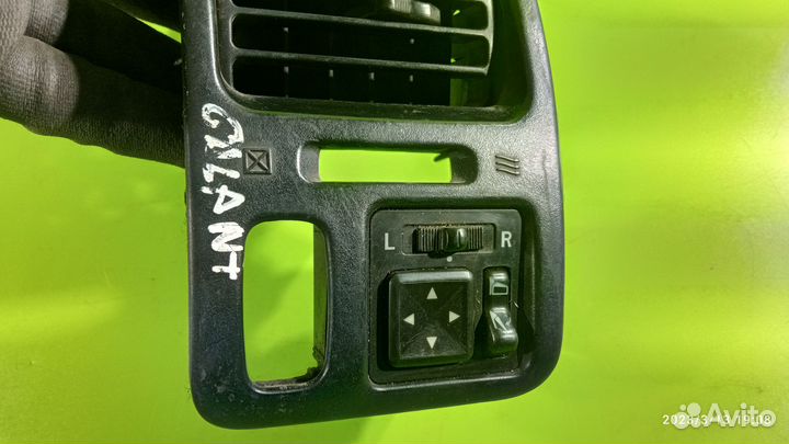 Дефлектор в торпедо для Mitsubishi Galant 8