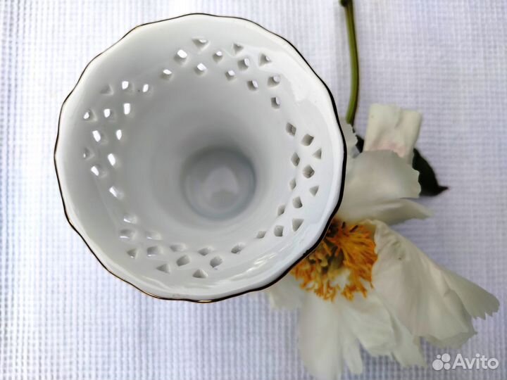 Фарфоровая мини-ваза (Япония)