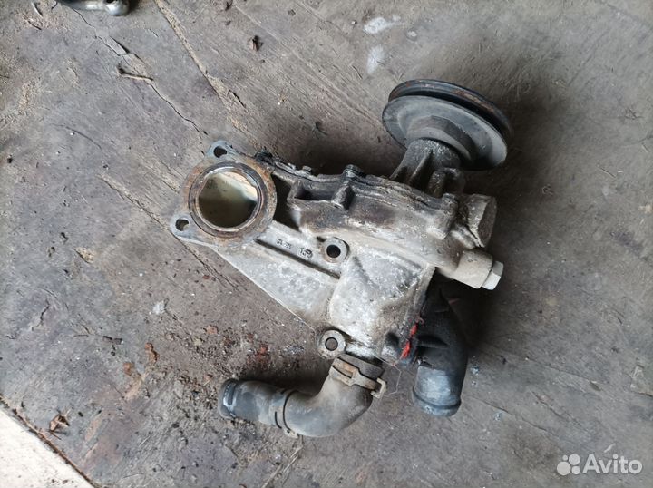 Помпа водяной насос Фольксваген Пассат б5 1.8