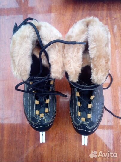 Коньки фигурные 240 38размер