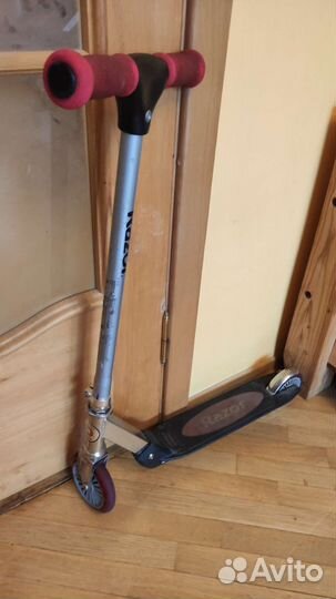 Самокат Razor