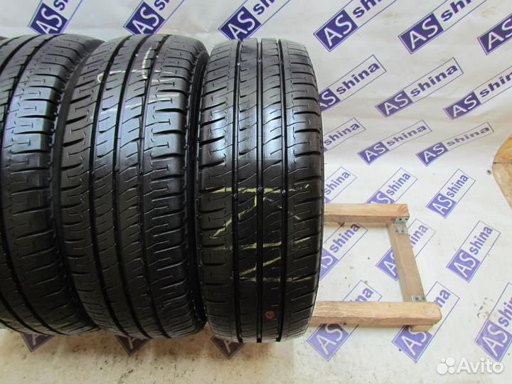 Michelin Agilis 215/60 R17C 96R