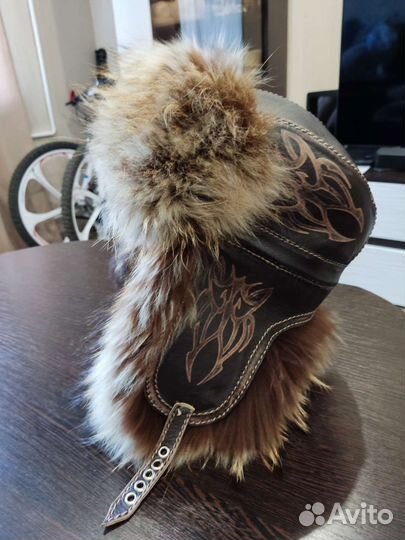 Шапка из натуральной кожи и меха новая