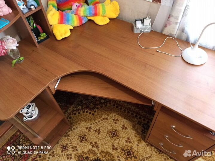 Продам стол угловой компьютерный