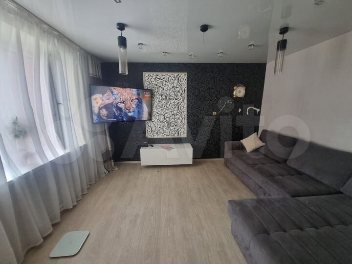 4-к. квартира, 100 м², 4/9 эт.