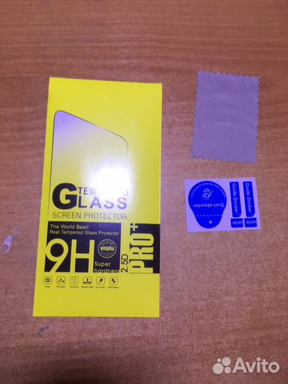 Стекло на iPhone se2016