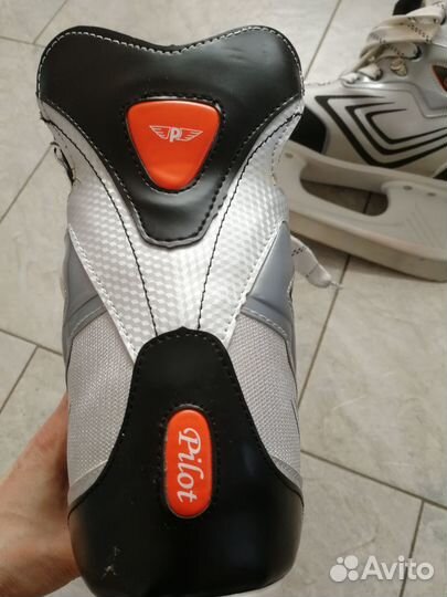 Коньки хоккейные Pilot