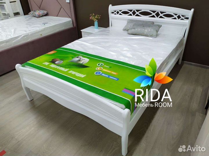 Кровать деревянная. Массив сосны. Новая