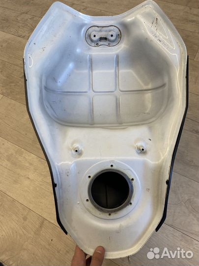 Топливный бак Yamaha xj6