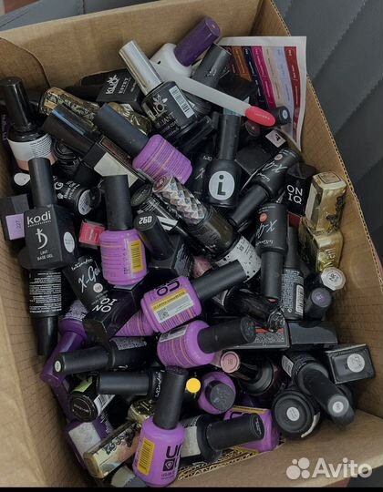 Коробка пустых баночек от гель-лаков