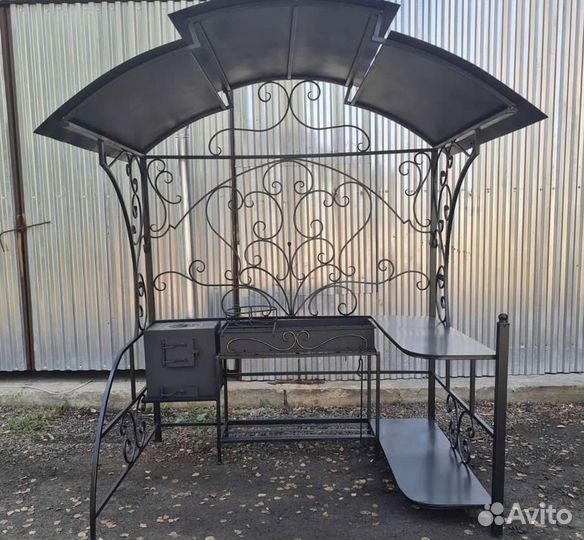 Мангал с крышей