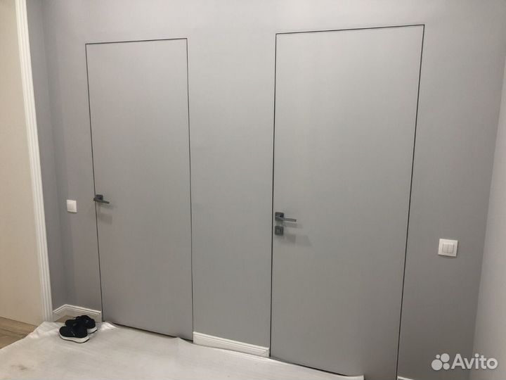 Скрытая дверь под дизайн