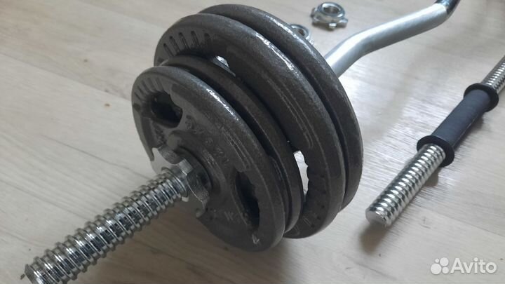 Штанга изогнутая и гантели