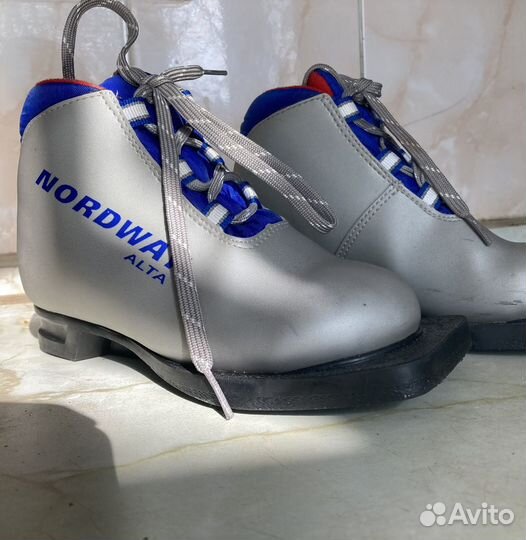 Лыжные ботинки детские,размер 31